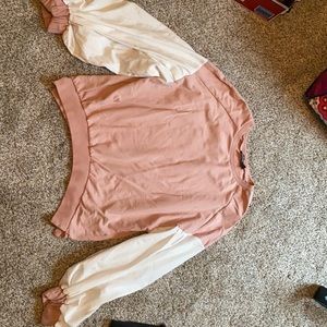 BOOHOO - light pink and white cropped long sleeve